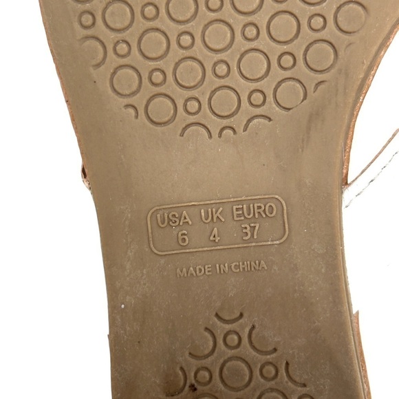 Capelli New York Women’s Thong White/Rhinestone Flower Sandal Size-6 GUC - Picture 7 of 7